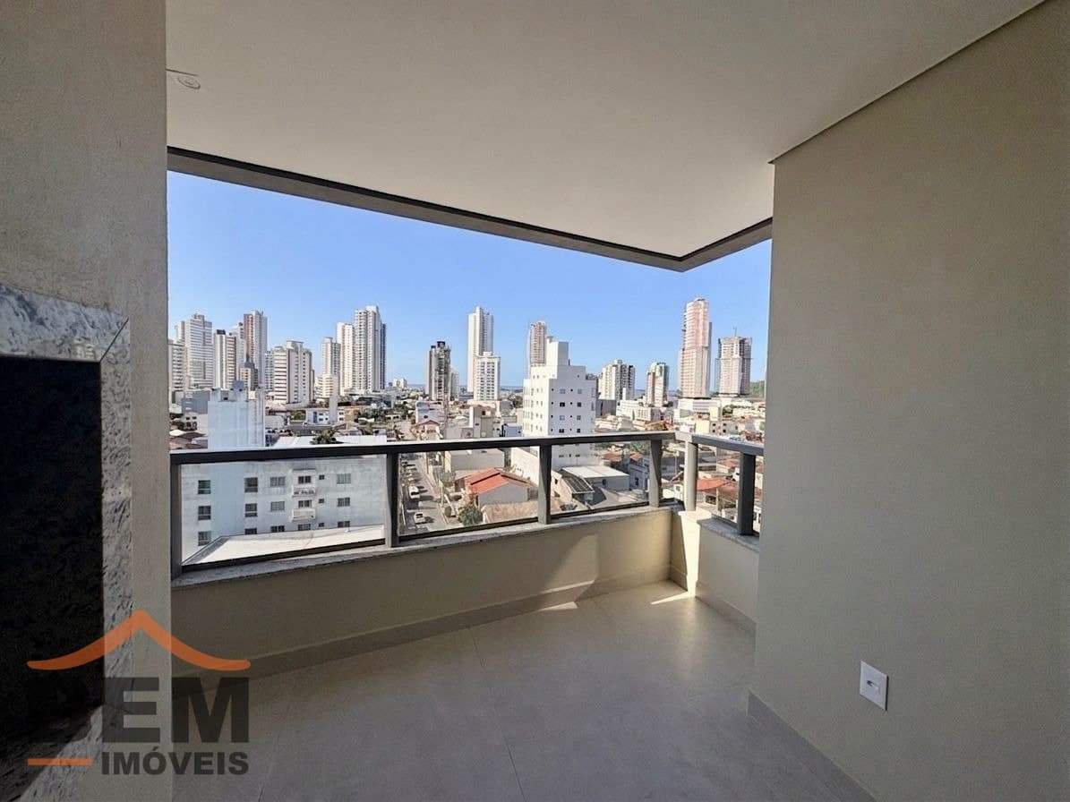 Apartamento para Locação com 1 quarto sendo 1 suíte, 2 vagas no bairro Centro em Itajaí/SC: 17 - SACADA COM CHURRASQUEIRA