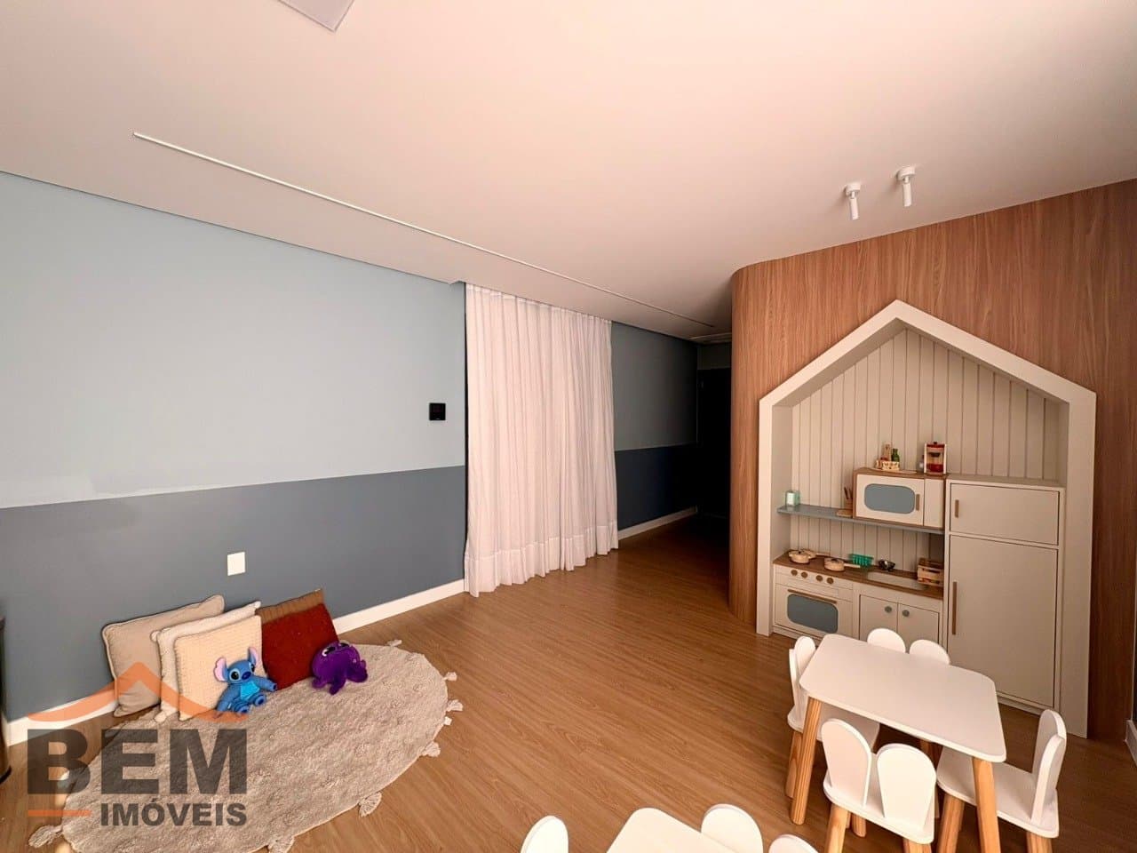 Apartamento para Locação com 1 quarto sendo 1 suíte, 2 vagas no bairro Centro em Itajaí/SC: 27 - BRINQUEDOTECA