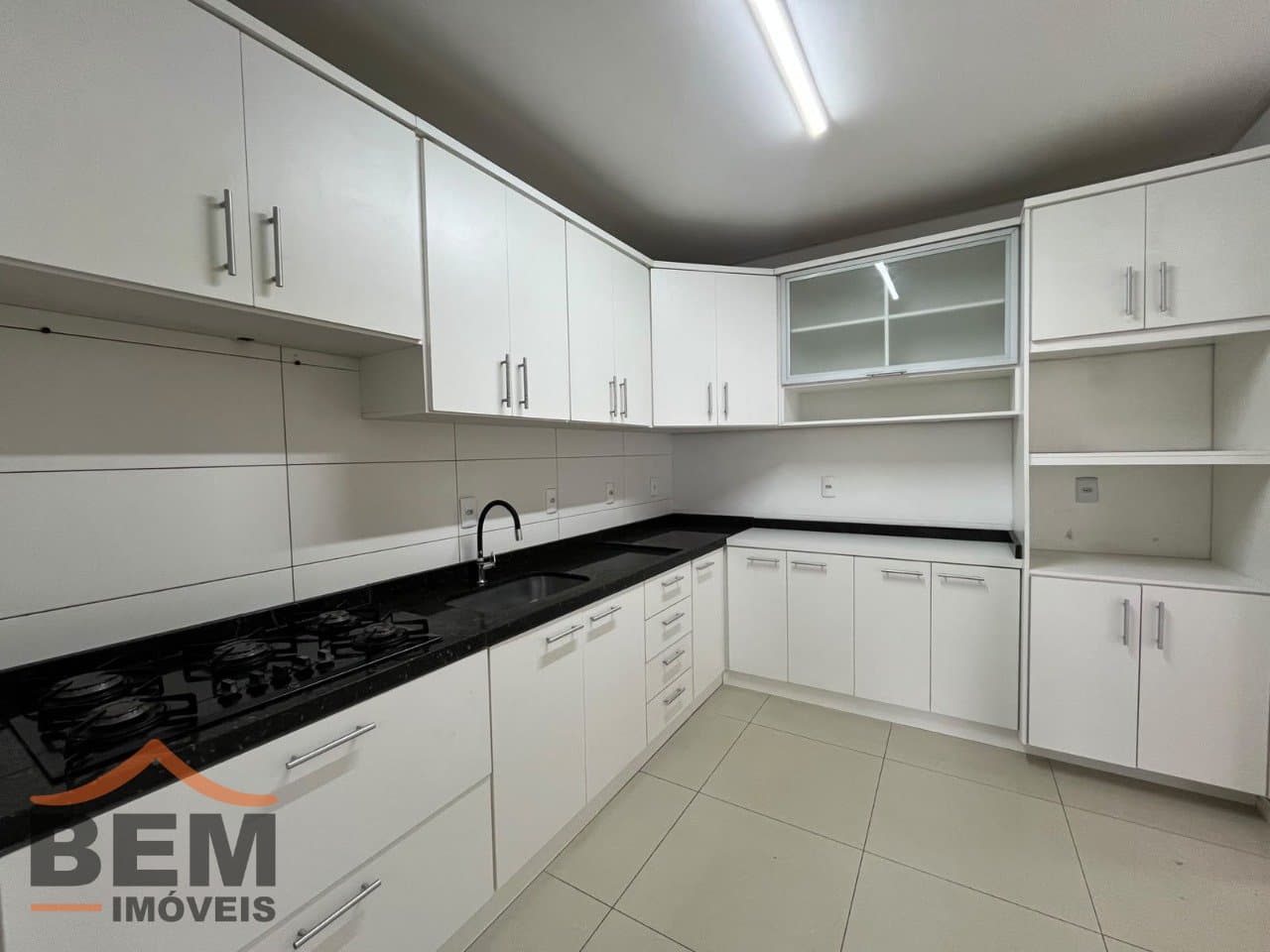 Apartamento para Locação com 2 quartos e 90m² no bairro Pioneiros, em Balneário Camboriú - SC