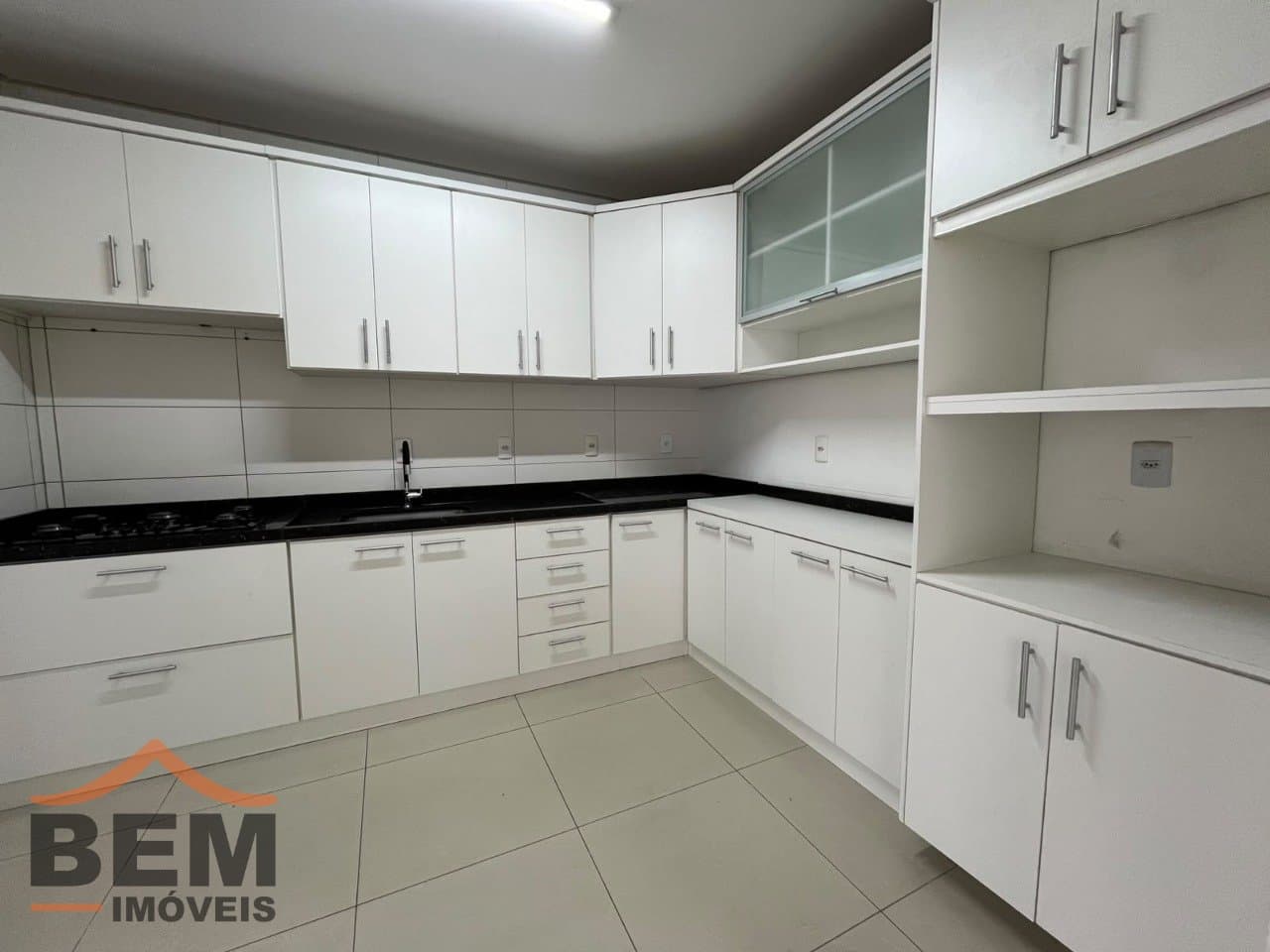 Apartamento para Locação com 2 quartos e 90m² no bairro Pioneiros, em Balneário Camboriú - SC