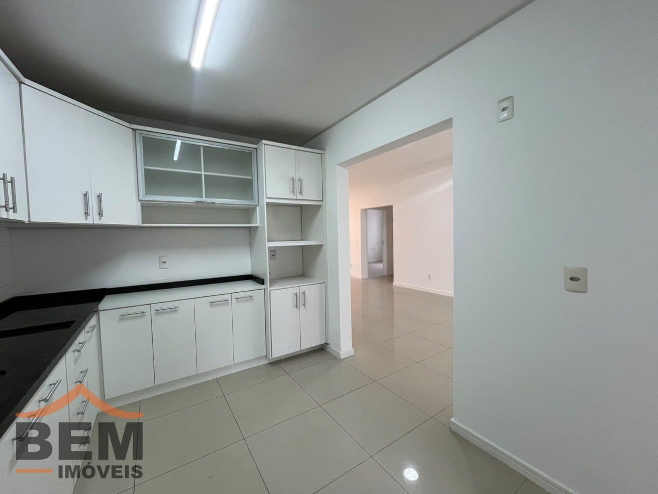 Apartamento para Locação com 2 quartos e 90m² no bairro Pioneiros, em Balneário Camboriú - SC