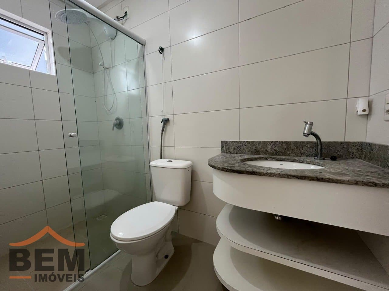 Apartamento para Locação com 2 quartos e 90m² no bairro Pioneiros, em Balneário Camboriú - SC