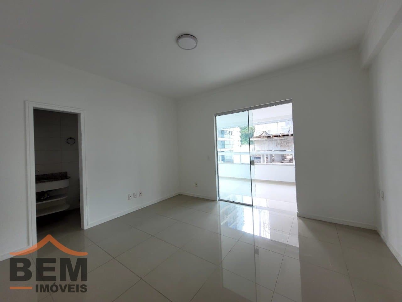 Apartamento para Locação com 2 quartos sendo 2 suítes, 2 vagas no bairro Pioneiros em Balneário Camboriú/SC: 16 - SUÍTE