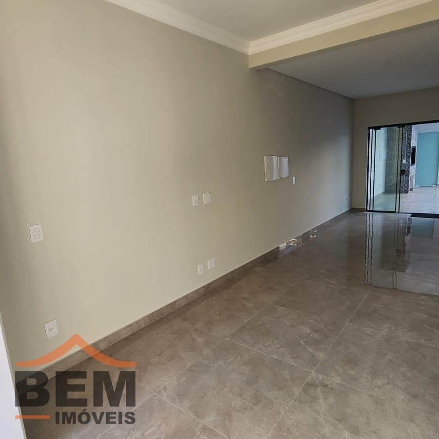 Casa à Venda com 3 quartos sendo 3 suítes, 2 vagas no bairro Ressacada em Itajaí/SC