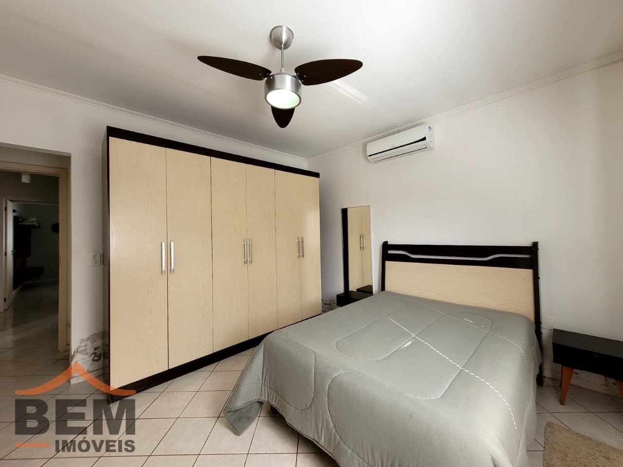 Casa à Venda com 3 quartos sendo 1 suíte, 2 vagas no bairro Ressacada em Itajaí/SC