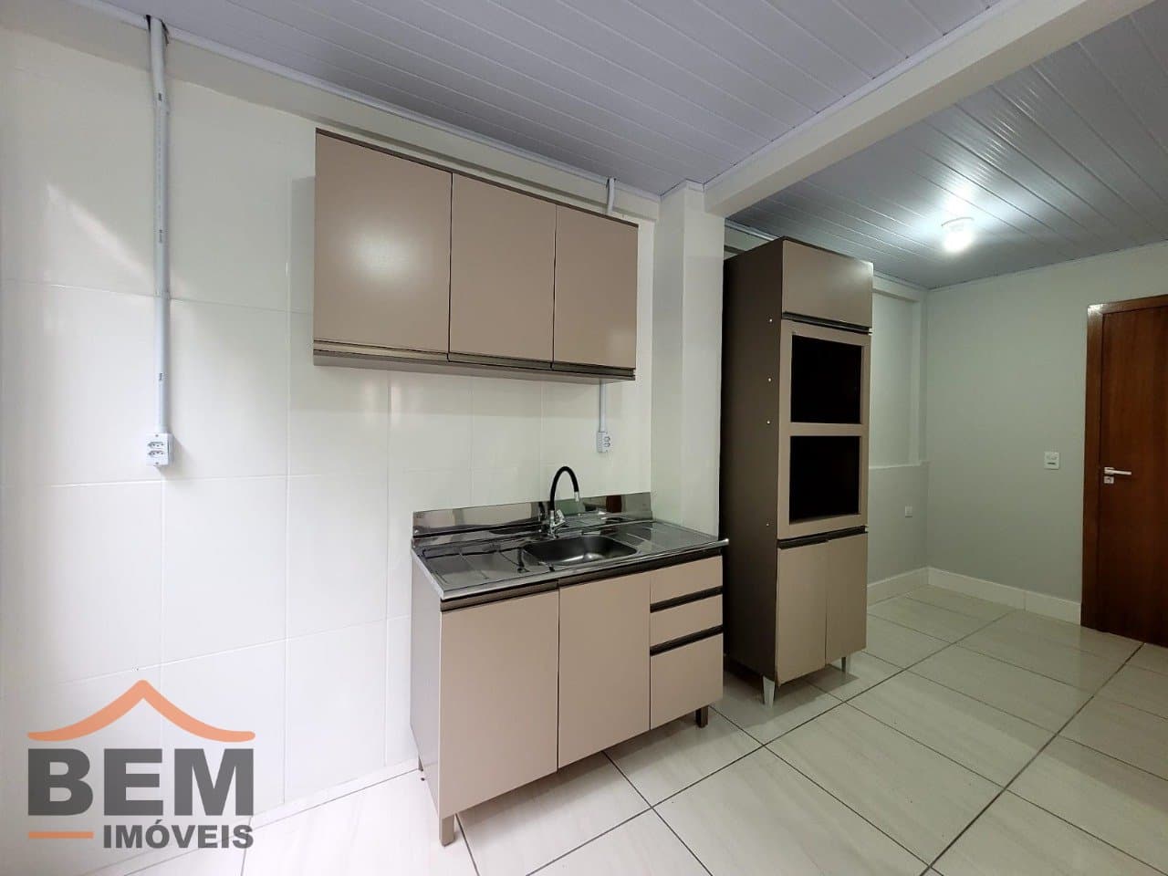 Apartamento para Locação com 1 quarto, 1 vaga no bairro Fazenda em Itajaí/SC: 06 - COZINHA