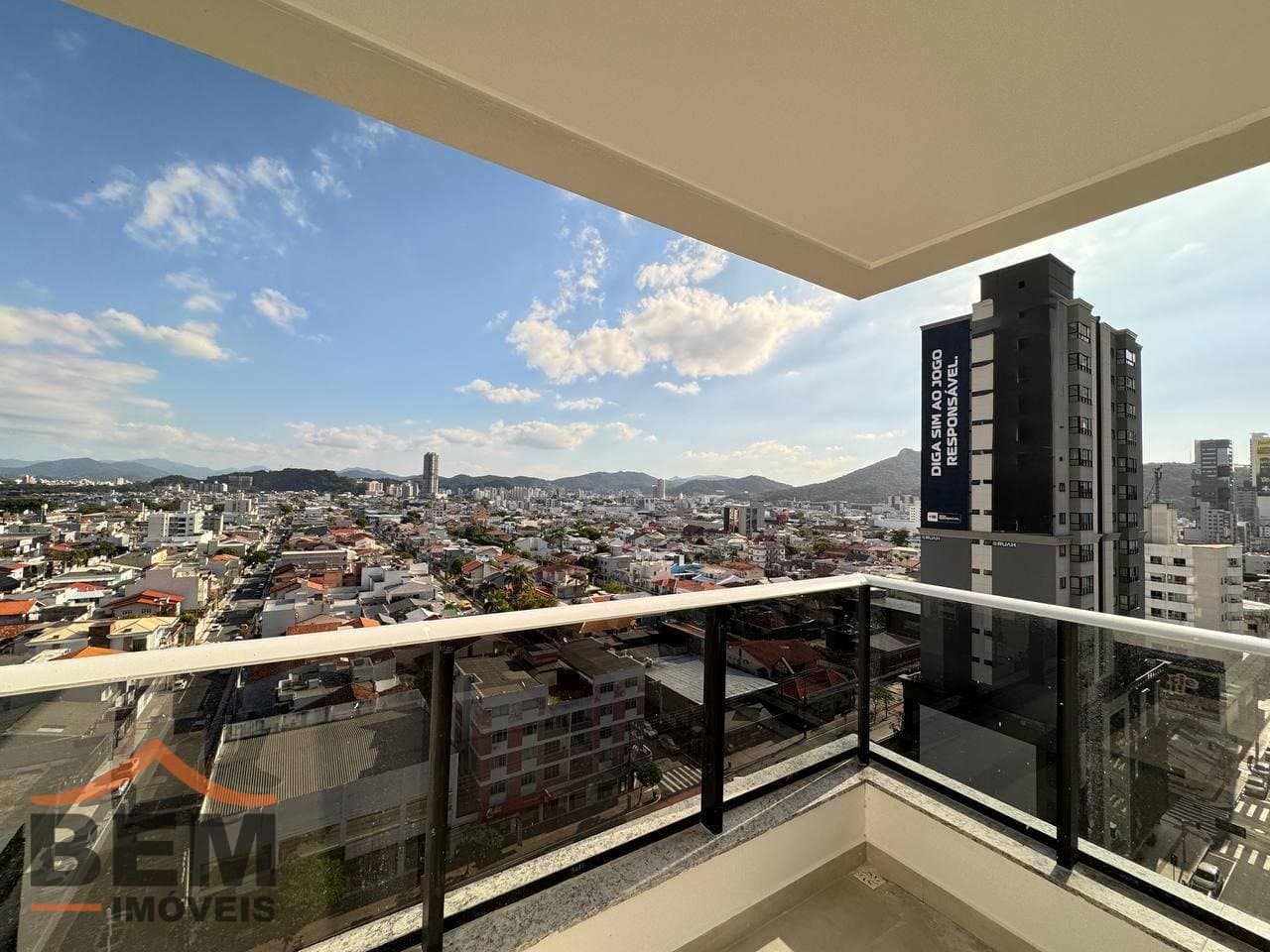 Apartamento à Venda com 3 quartos sendo 3 suítes, 2 vagas no bairro Centro em Balneário Camboriú/SC: ea50c0e9-899f-42f2-90bf-c4e742a5da57