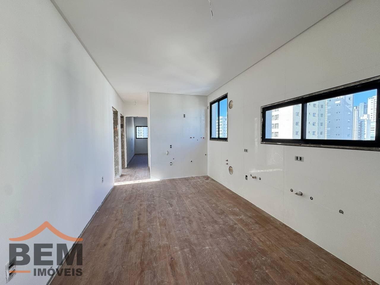 Apartamento à Venda com 3 quartos sendo 3 suítes, 2 vagas no bairro Centro em Balneário Camboriú/SC: 7e1782c1-f324-4ca6-86e6-ee3532a1ae2a