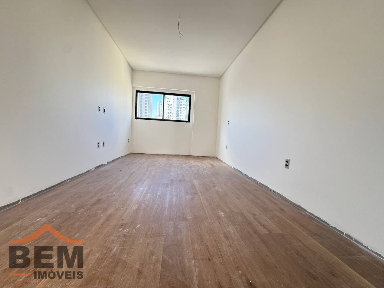 Apartamento à Venda com 3 quartos sendo 3 suítes, 2 vagas no bairro Centro em Balneário Camboriú/SC: 1eafbe48-fc32-48e6-a33c-df8d50c97756