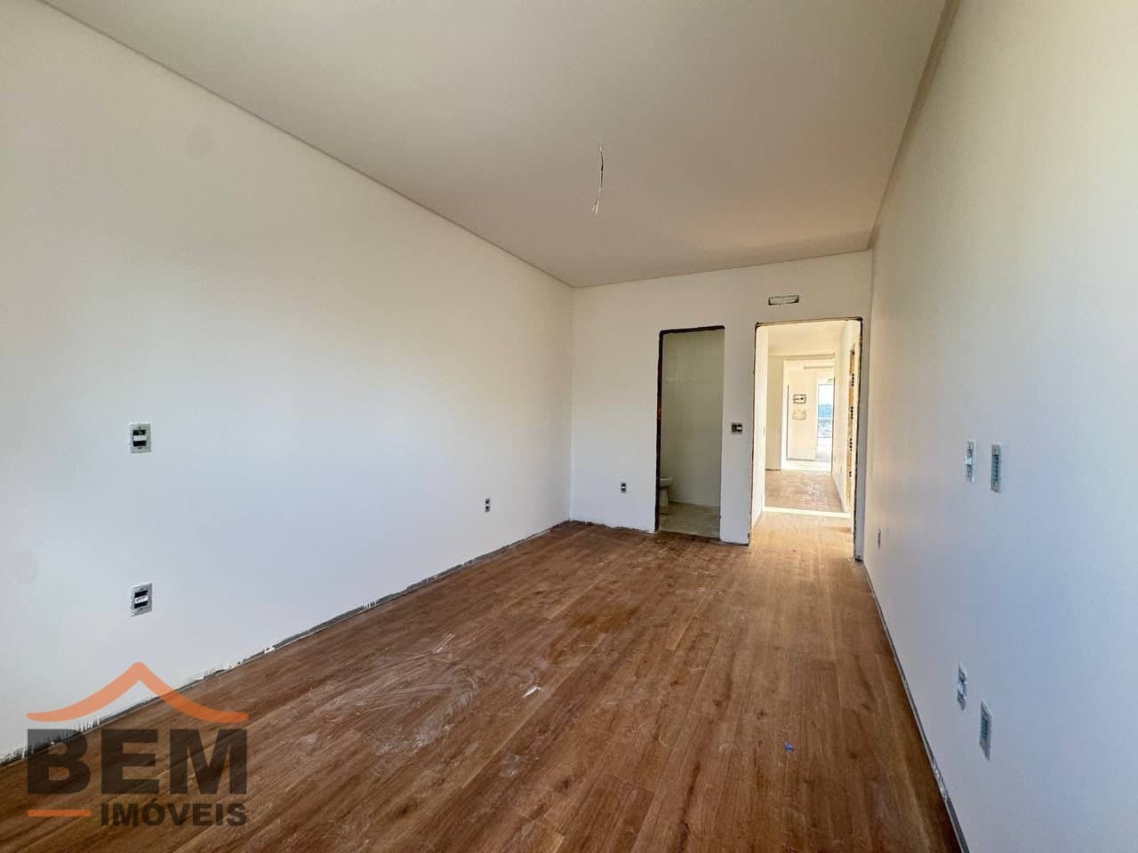Apartamento à Venda com 3 quartos sendo 3 suítes, 2 vagas no bairro Centro em Balneário Camboriú/SC: dba1397a-90e0-4321-b50c-179364a8426a