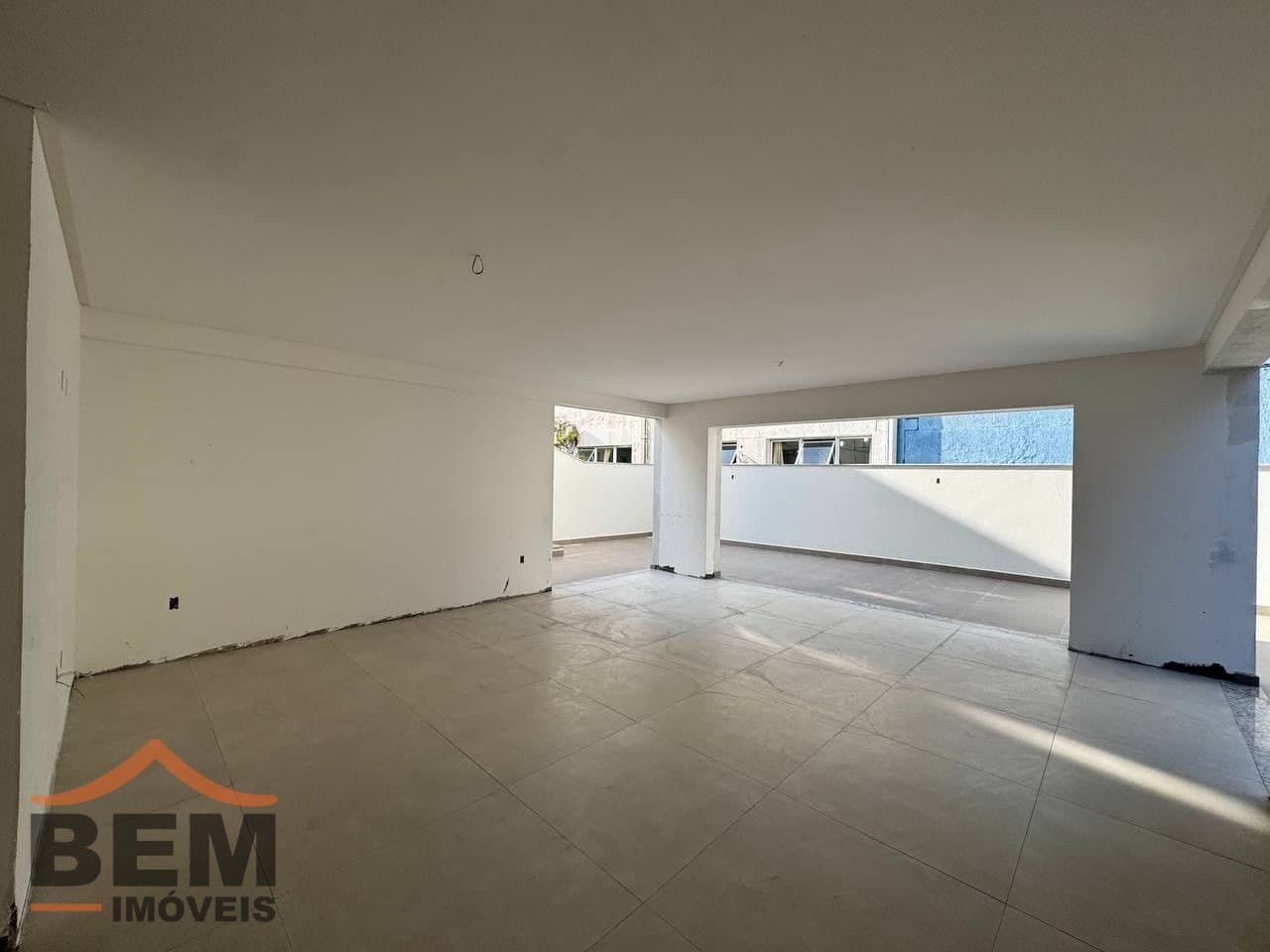 Apartamento à Venda com 3 quartos sendo 3 suítes, 2 vagas no bairro Centro em Balneário Camboriú/SC: 5dbe6ad6-a7d5-4469-985c-c27a1087ddd7