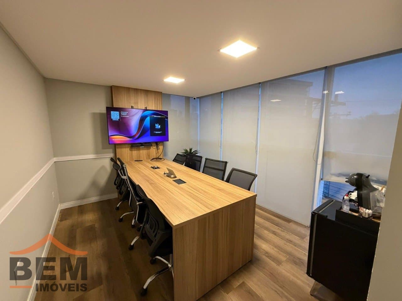 Prédio Comercial para Locação no bairro Fazenda em Itajaí/SC: 23 - SALA DE REUNIÃO
