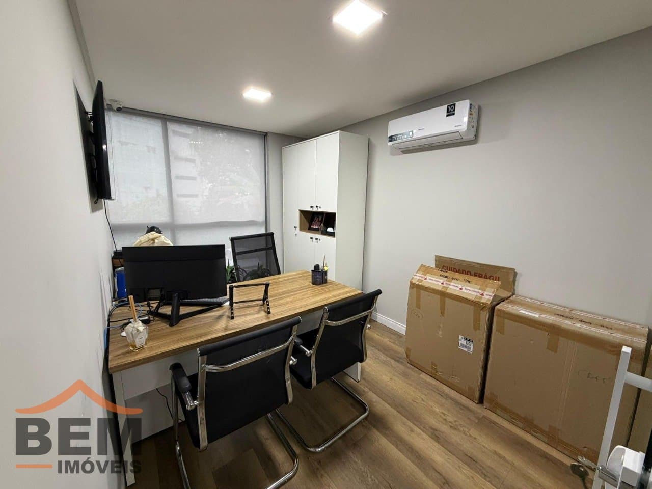 Prédio Comercial para Locação no bairro Fazenda em Itajaí/SC: 20 - SALA