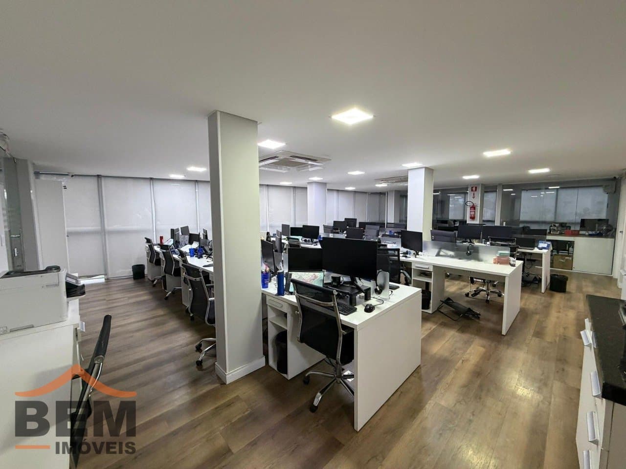 Prédio Comercial para Locação no bairro Fazenda em Itajaí/SC: 06 - SALA
