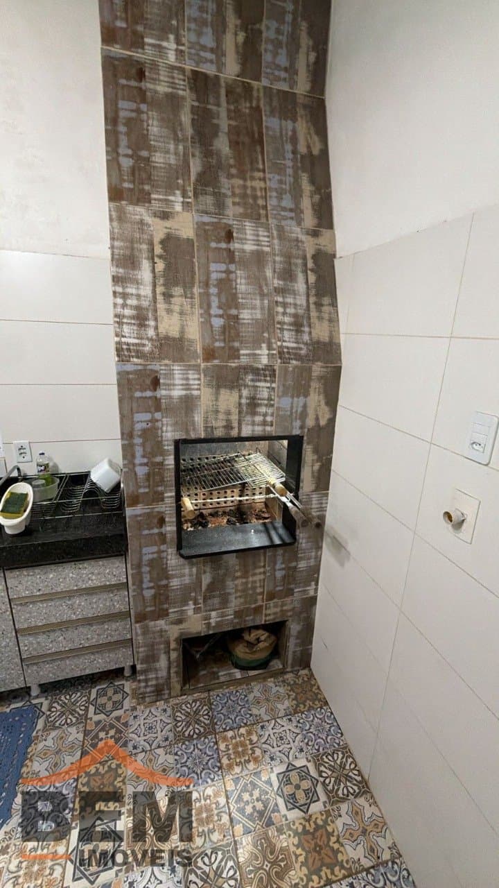Casa para Locação com 2 quartos, 3 vagas no bairro Meia Praia em Navegantes/SC: 8 - CHURRASQUEIRA