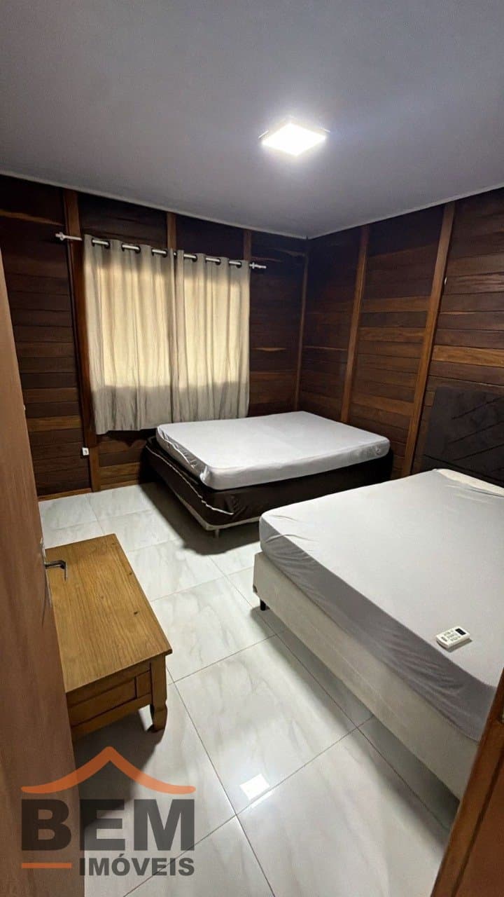 Casa para Locação com 2 quartos, 3 vagas no bairro Meia Praia em Navegantes/SC: 9 - DORMITÓRIO 2