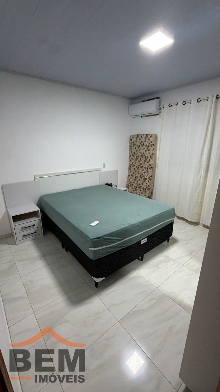 Casa para Locação com 2 quartos, 3 vagas no bairro Meia Praia em Navegantes/SC: 10 - DORMITÓRIO