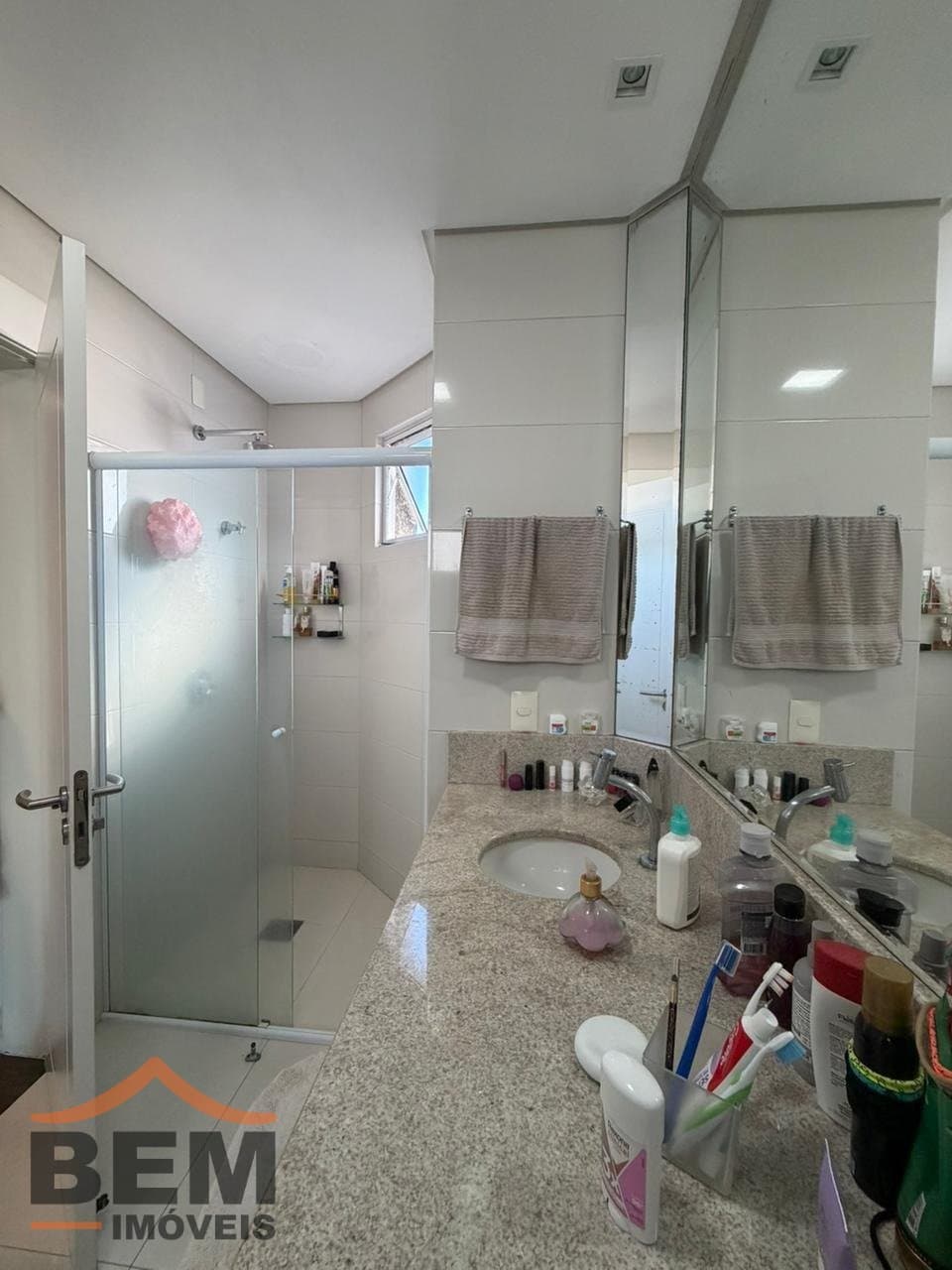 Apartamento à Venda com 3 suítes, 2 vagas no bairro Centro em Itajaí/SC