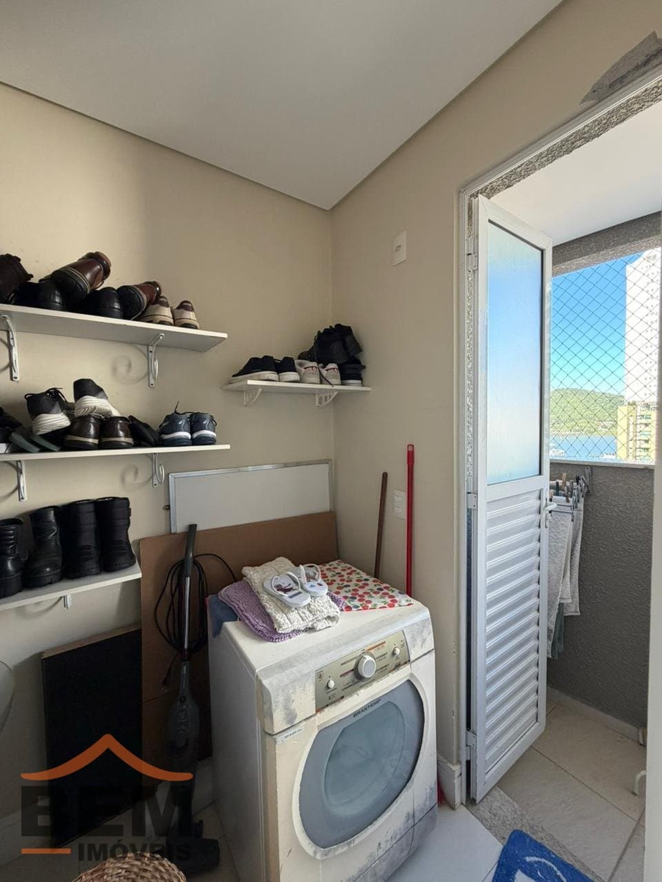 Apartamento à Venda com 3 suítes, 2 vagas no bairro Centro em Itajaí/SC