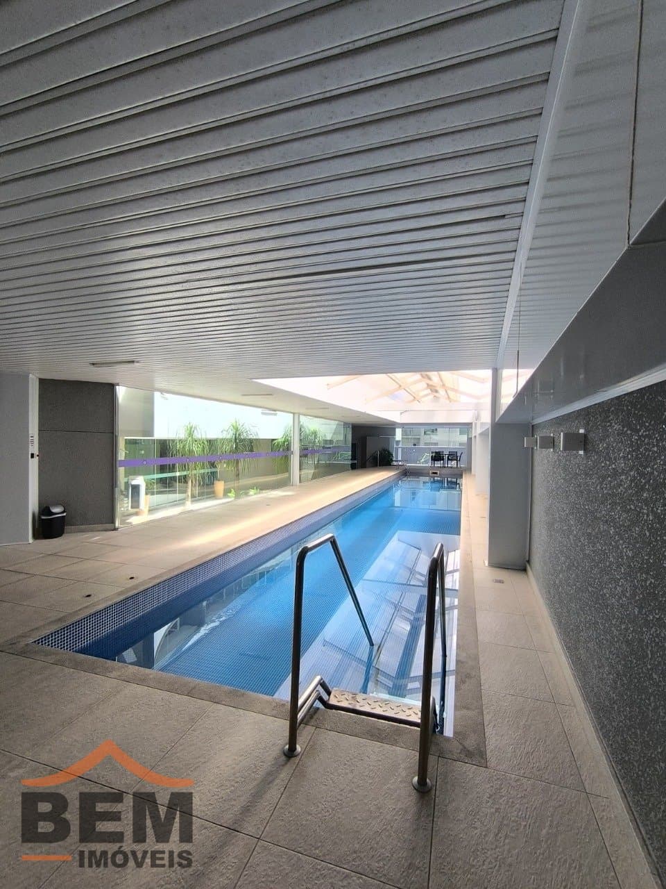 Apartamento à Venda com 3 suítes, 2 vagas no bairro Centro em Itajaí/SC