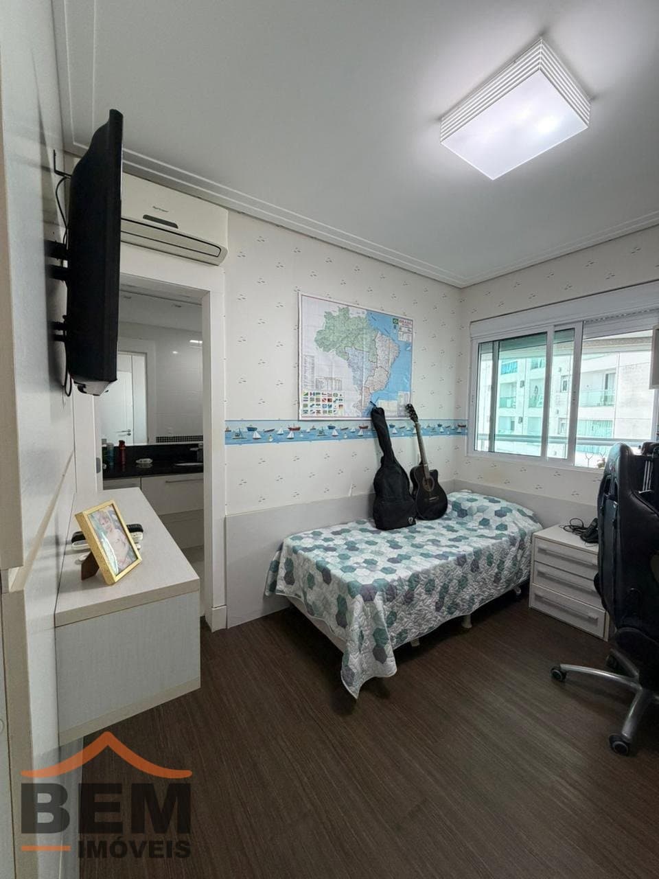 Apartamento à Venda com 3 suítes, 2 vagas no bairro Centro em Itajaí/SC
