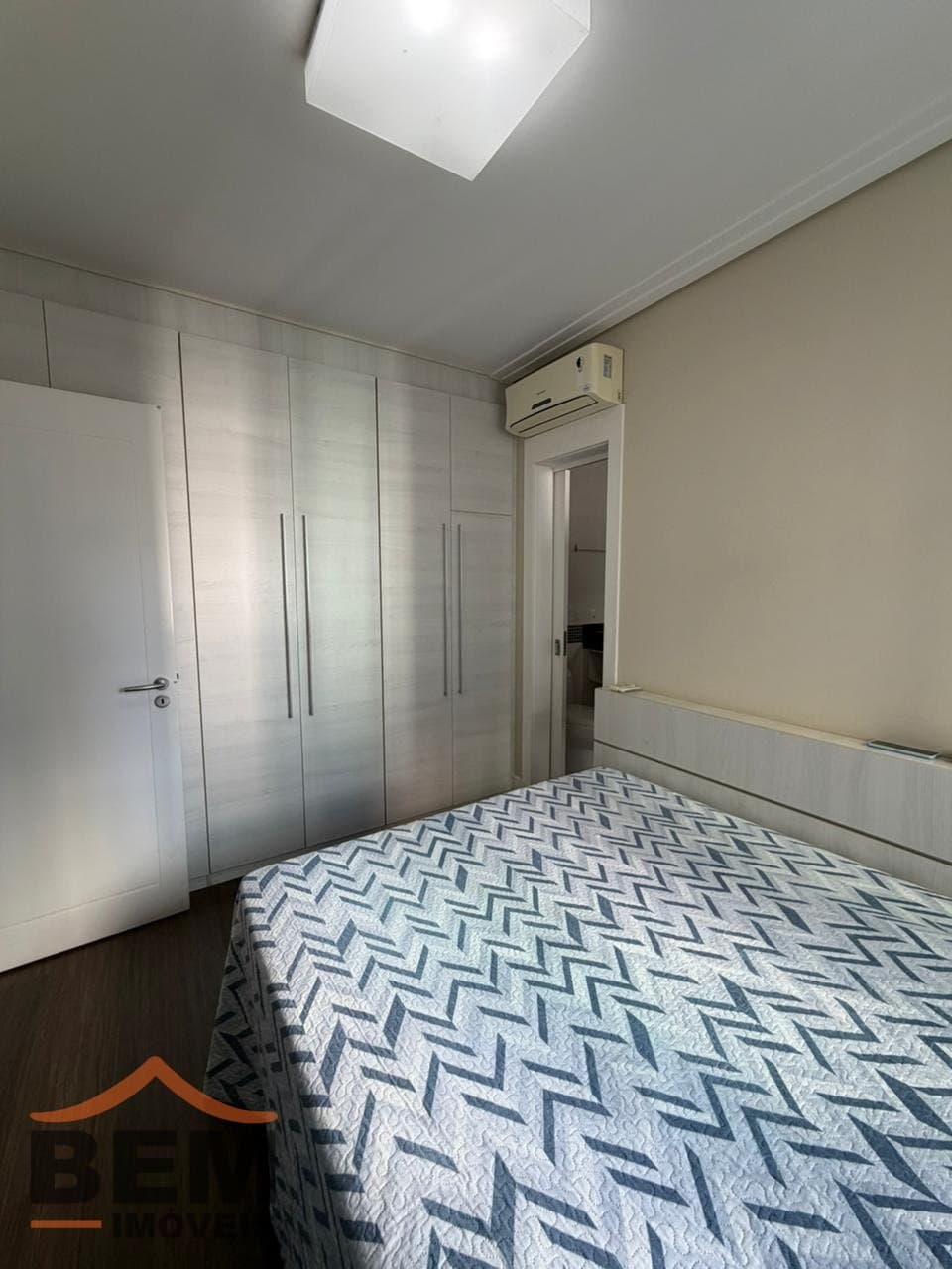 Apartamento à Venda com 3 suítes, 2 vagas no bairro Centro em Itajaí/SC