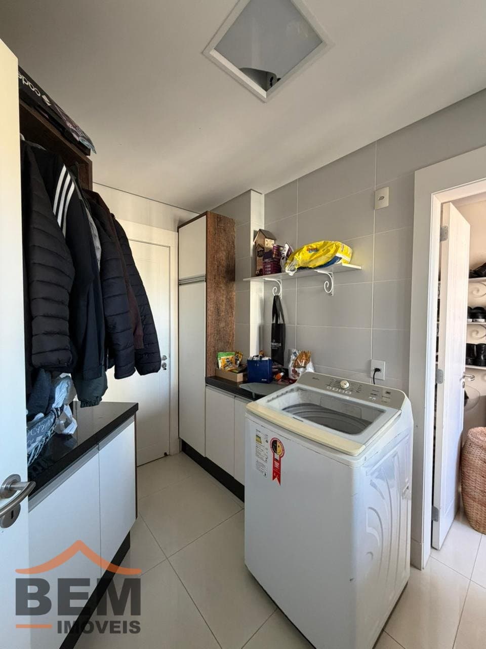 Apartamento à Venda com 3 suítes, 2 vagas no bairro Centro em Itajaí/SC
