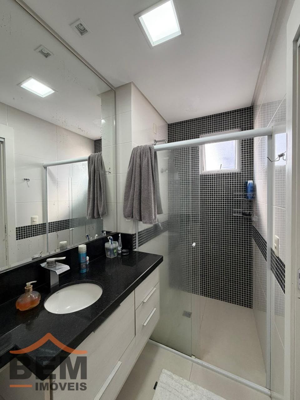 Apartamento à Venda com 3 suítes, 2 vagas no bairro Centro em Itajaí/SC