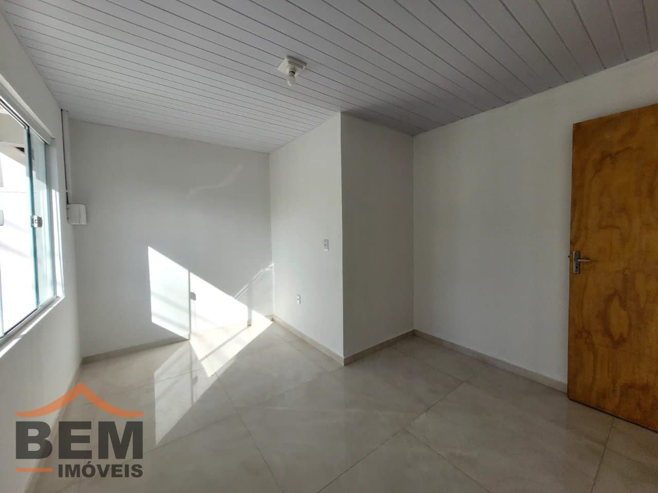 Casa para Locação com 2 quartos, 1 vaga no bairro São Judas em Itajaí/SC: 08 - DORMITÓRIO FRENTE