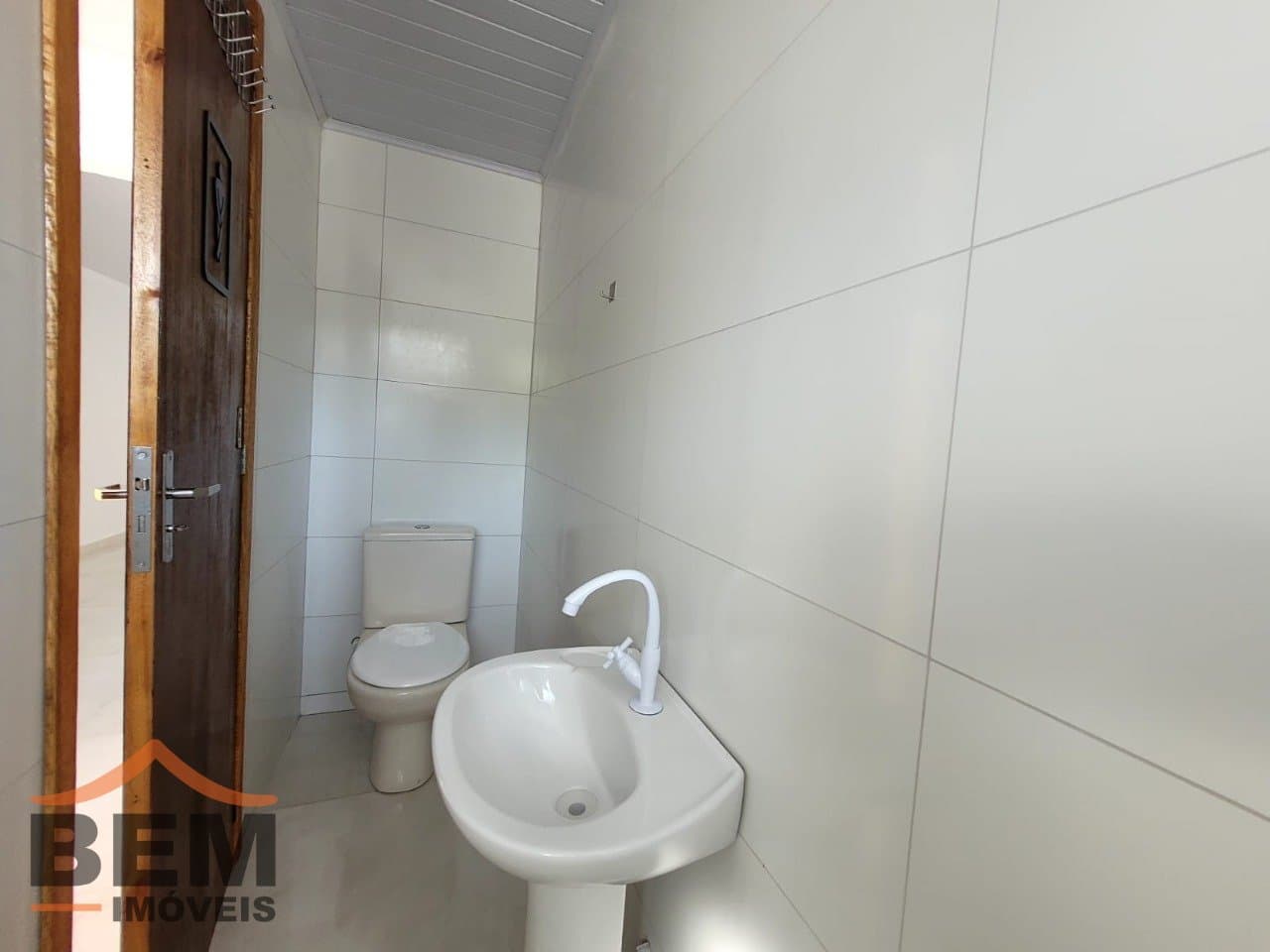 Casa para Locação com 2 quartos, 1 vaga no bairro São Judas em Itajaí/SC: 10 - BANHEIRO