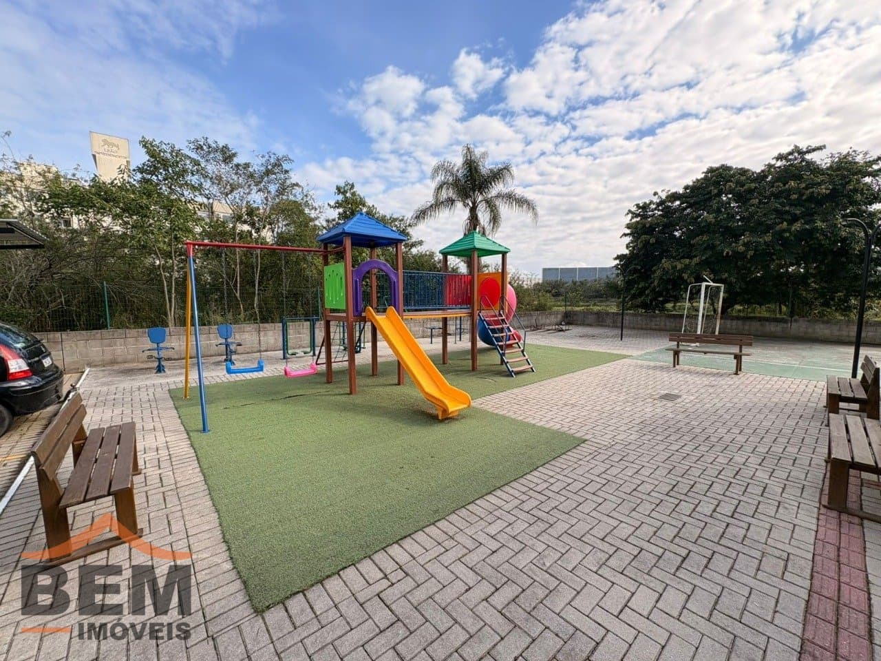 Apartamento para Locação com 2 quartos, 1 vaga no bairro Espinheiros em Itajaí/SC: 18 - PLAYGROUND