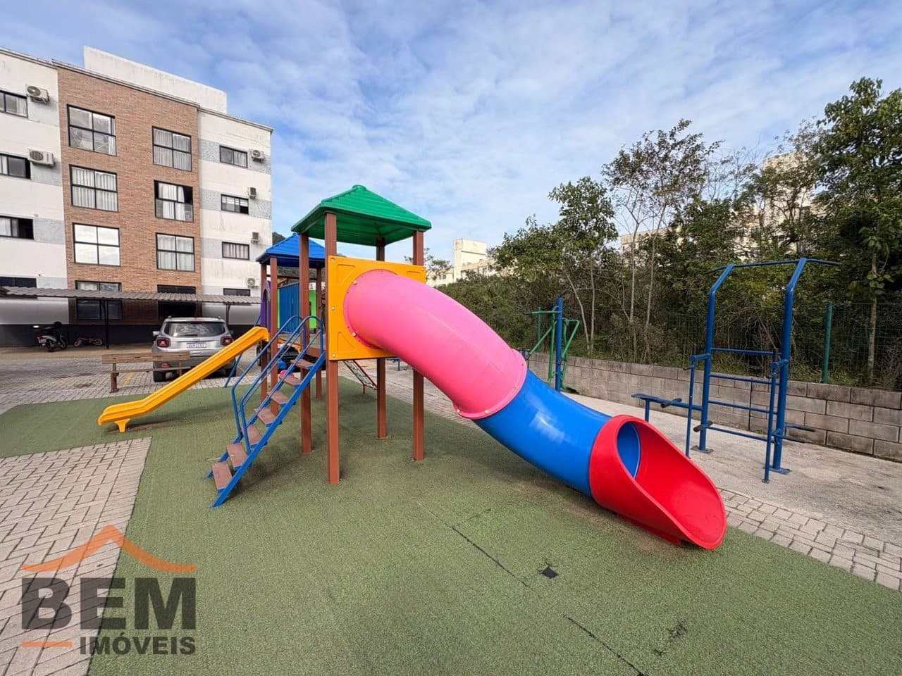 Apartamento para Locação com 2 quartos, 1 vaga no bairro Espinheiros em Itajaí/SC: 19 - PLAYGROUND