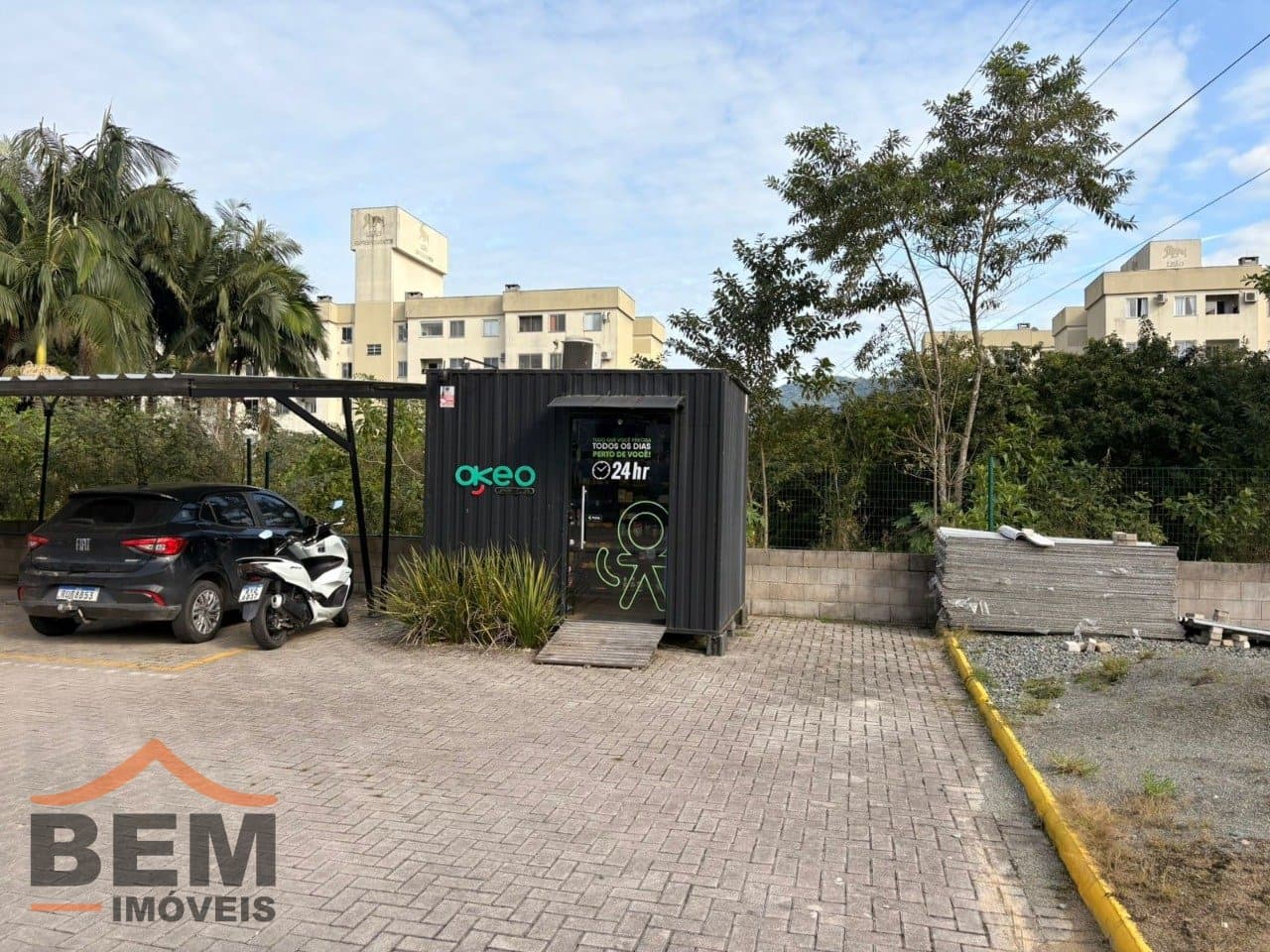 Apartamento para Locação com 2 quartos, 1 vaga no bairro Espinheiros em Itajaí/SC: 21 - MERCADINHO