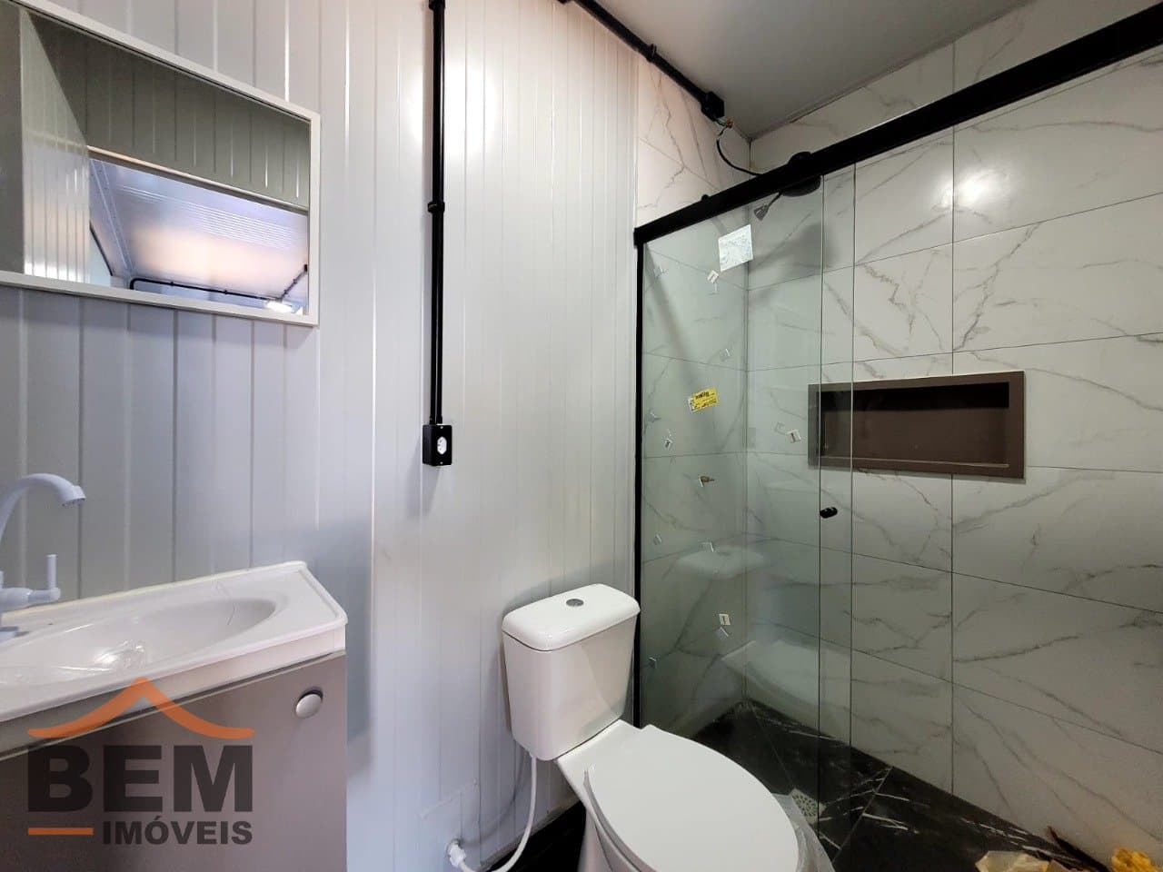 Kitnet para Locação com 1 quarto, 1 vaga no bairro São Judas em Itajaí/SC: 12 - BANHEIRO