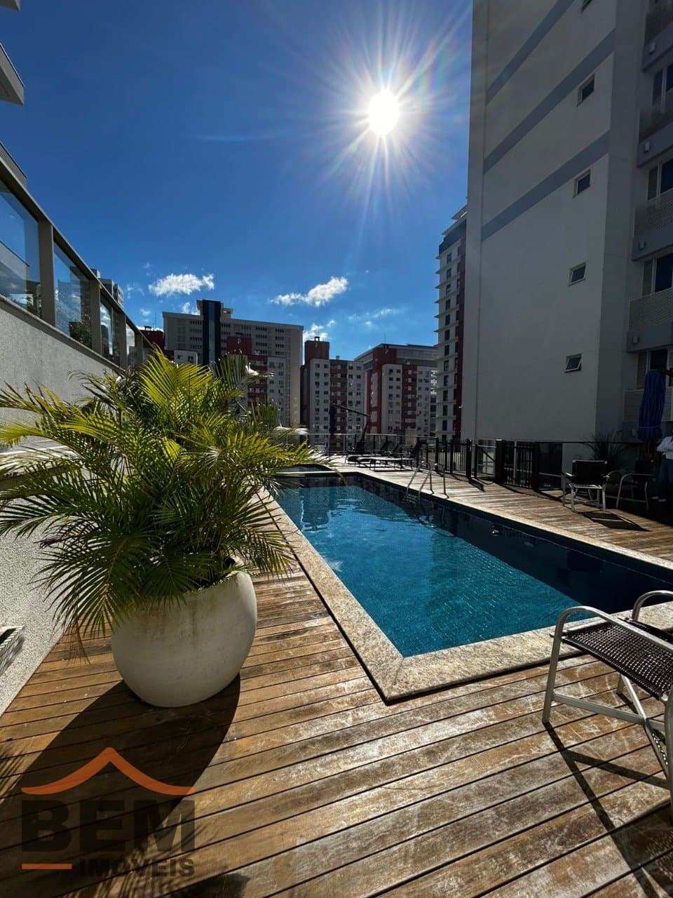 Apartamento à Venda com 1 quarto sendo 1 suíte, 2 vagas no bairro Centro em Itajaí/SC