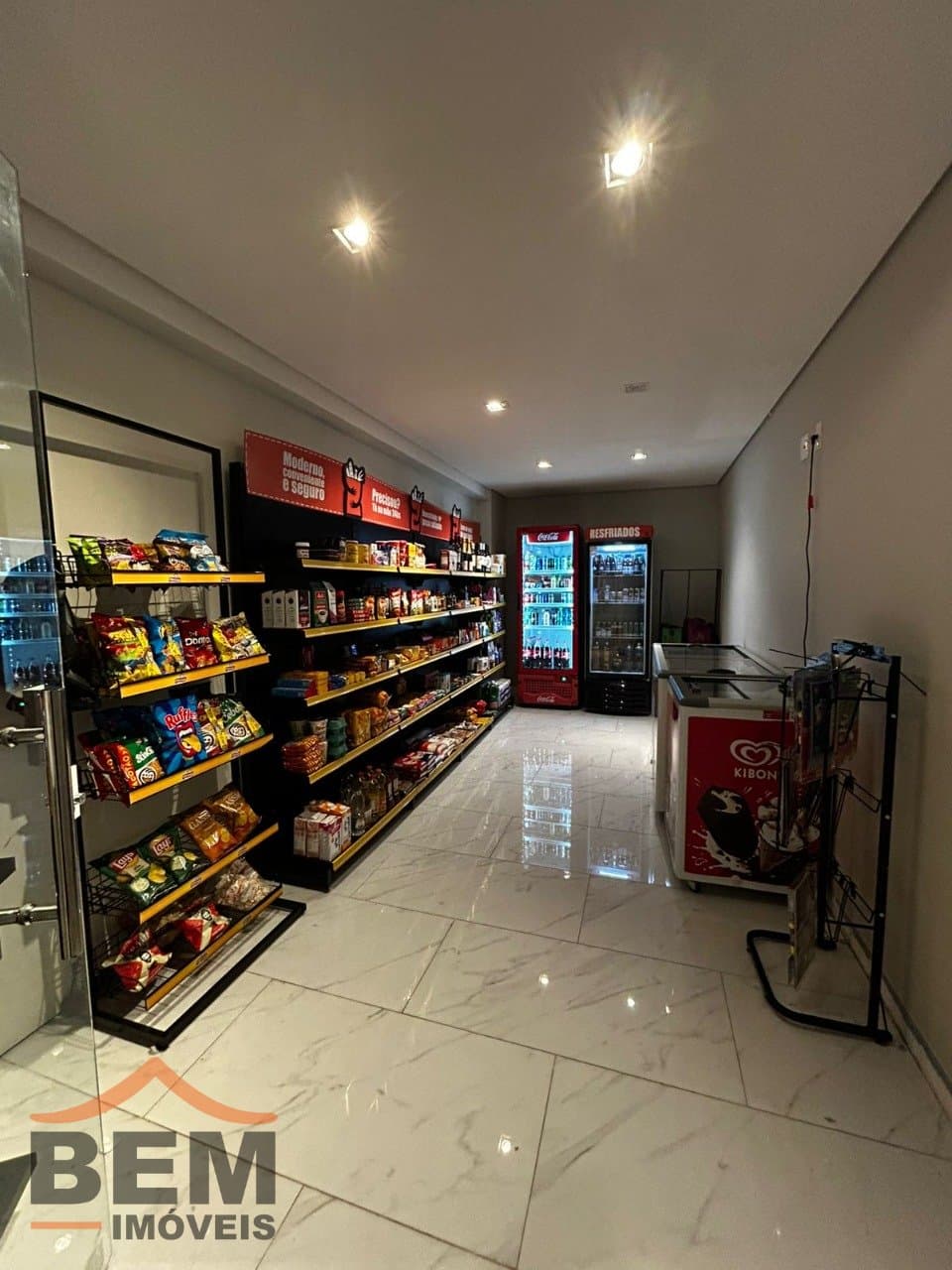 Apartamento à Venda com 1 quarto sendo 1 suíte, 2 vagas no bairro Centro em Itajaí/SC