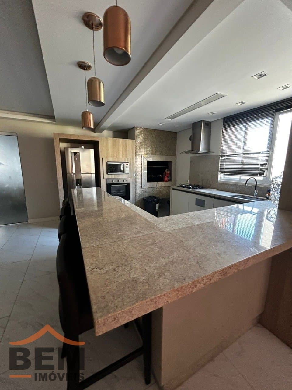Apartamento à Venda com 1 quarto sendo 1 suíte, 2 vagas no bairro Centro em Itajaí/SC
