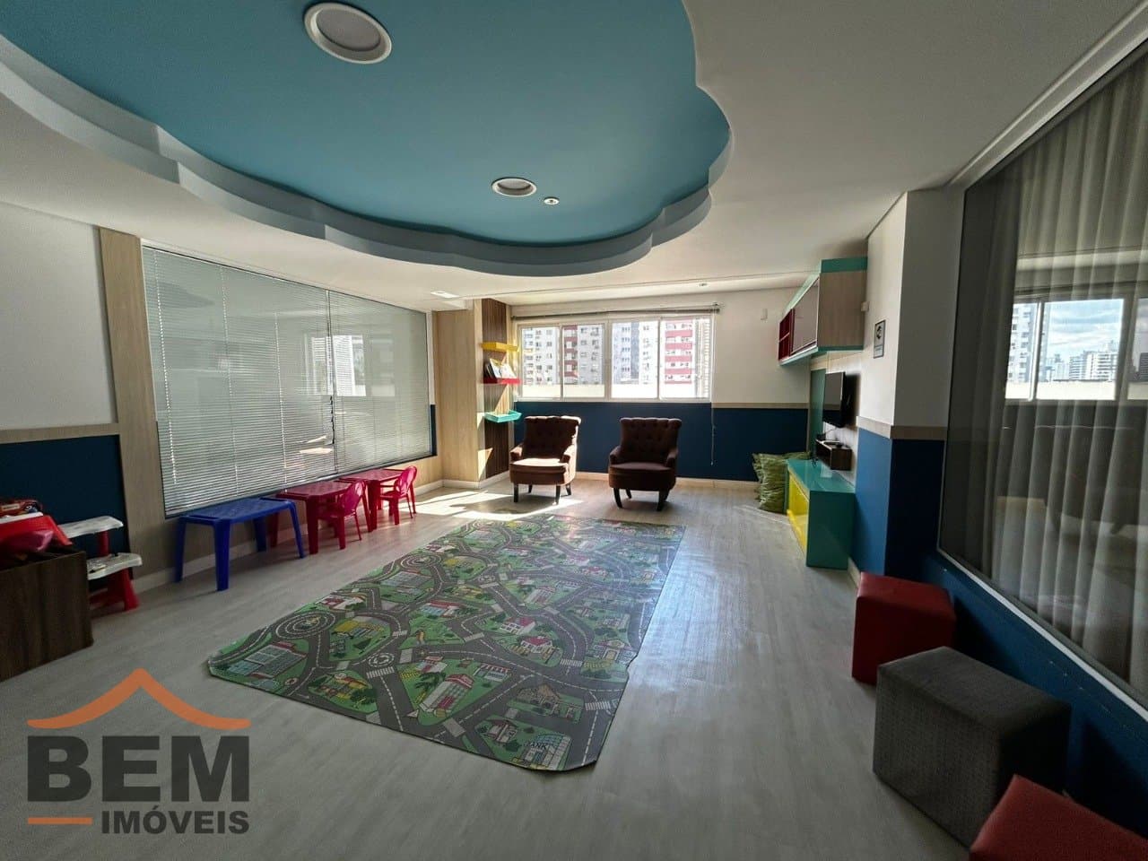 Apartamento à Venda com 1 quarto sendo 1 suíte, 2 vagas no bairro Centro em Itajaí/SC