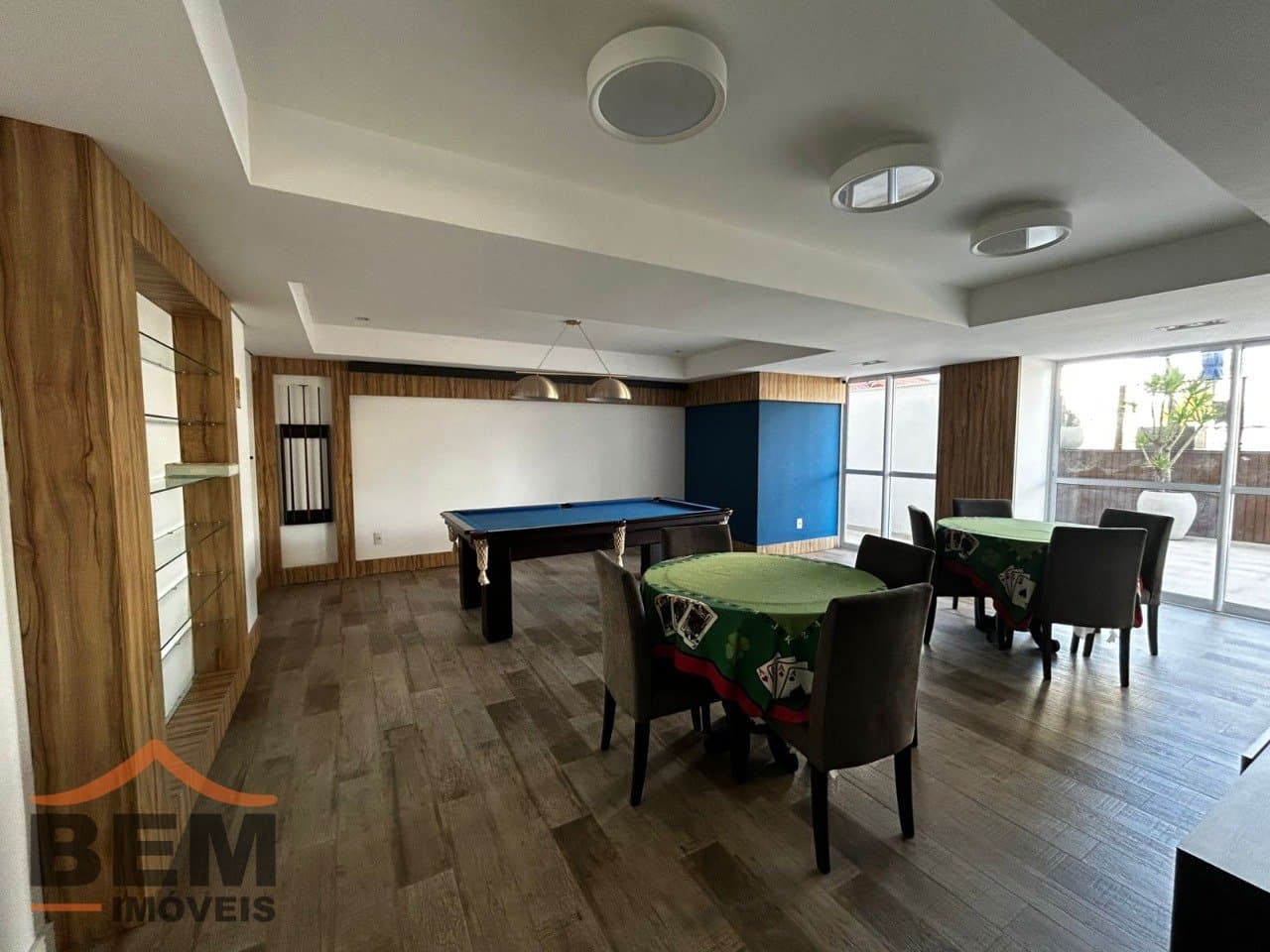 Apartamento à Venda com 1 quarto sendo 1 suíte, 2 vagas no bairro Centro em Itajaí/SC