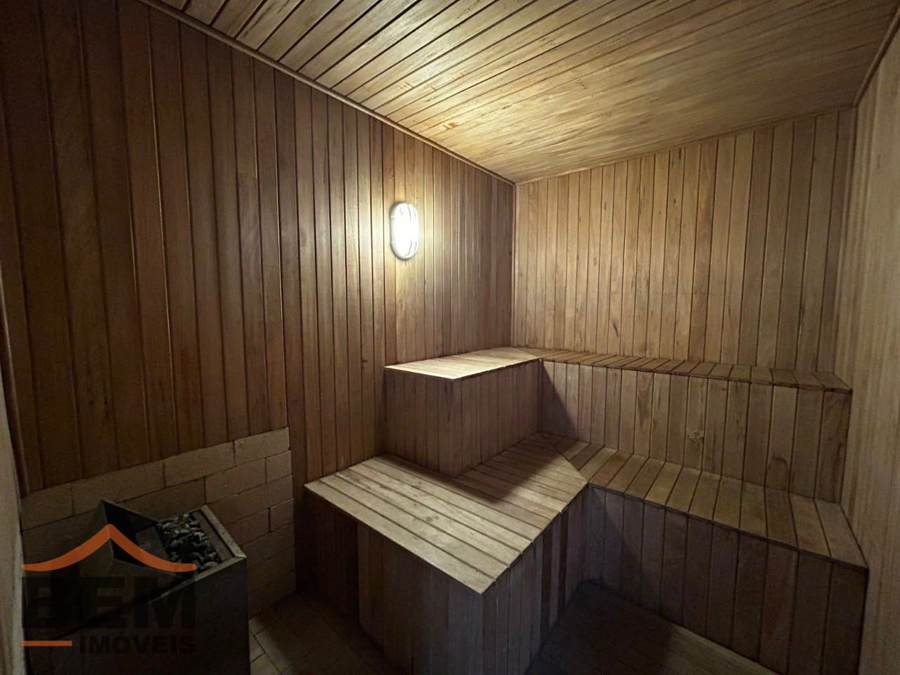 Apartamento à Venda com 1 quarto sendo 1 suíte, 2 vagas no bairro Centro em Itajaí/SC