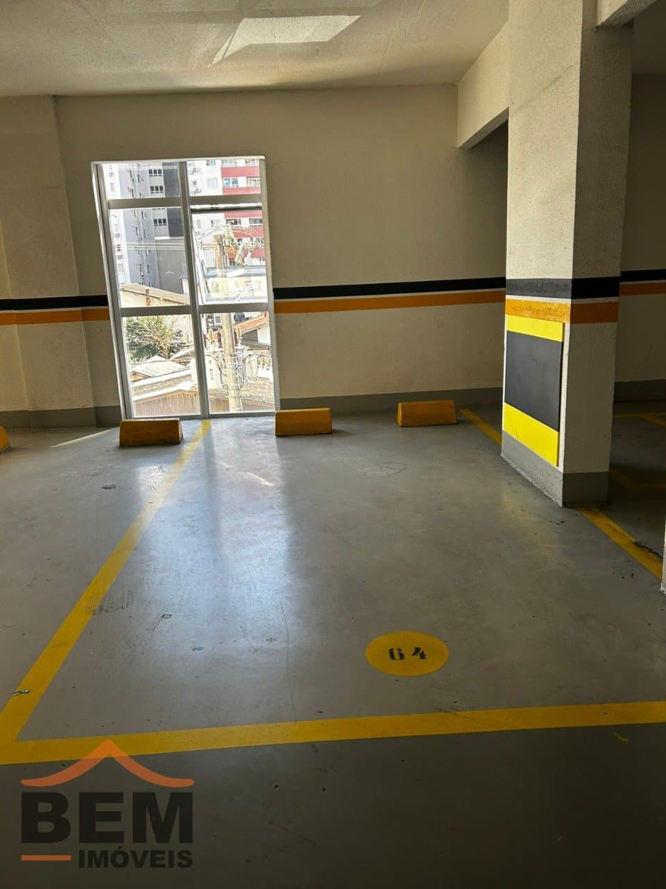 Apartamento à Venda com 1 quarto sendo 1 suíte, 2 vagas no bairro Centro em Itajaí/SC