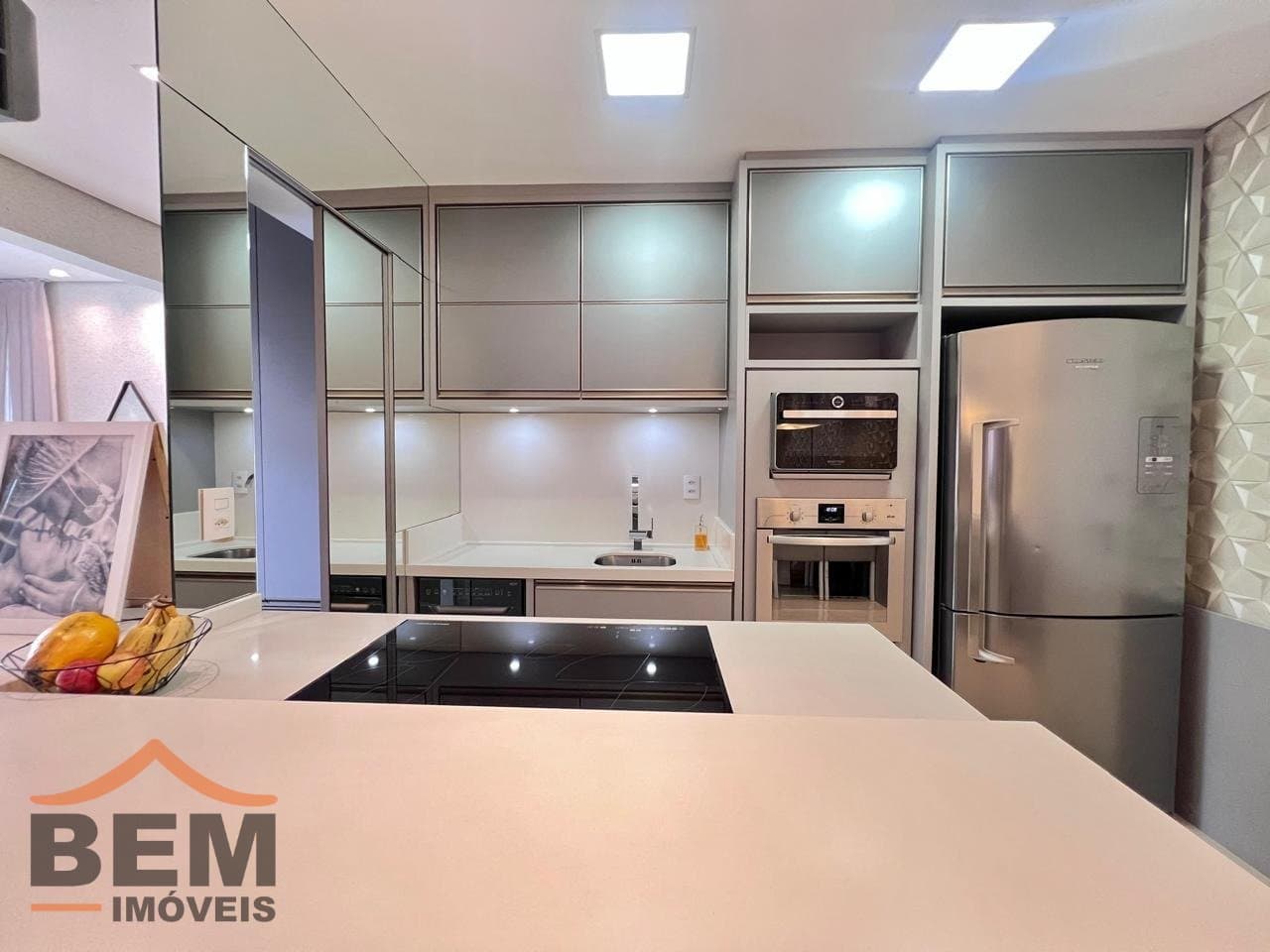 Apartamento à Venda com 1 quarto sendo 1 suíte, 2 vagas no bairro Centro em Itajaí/SC