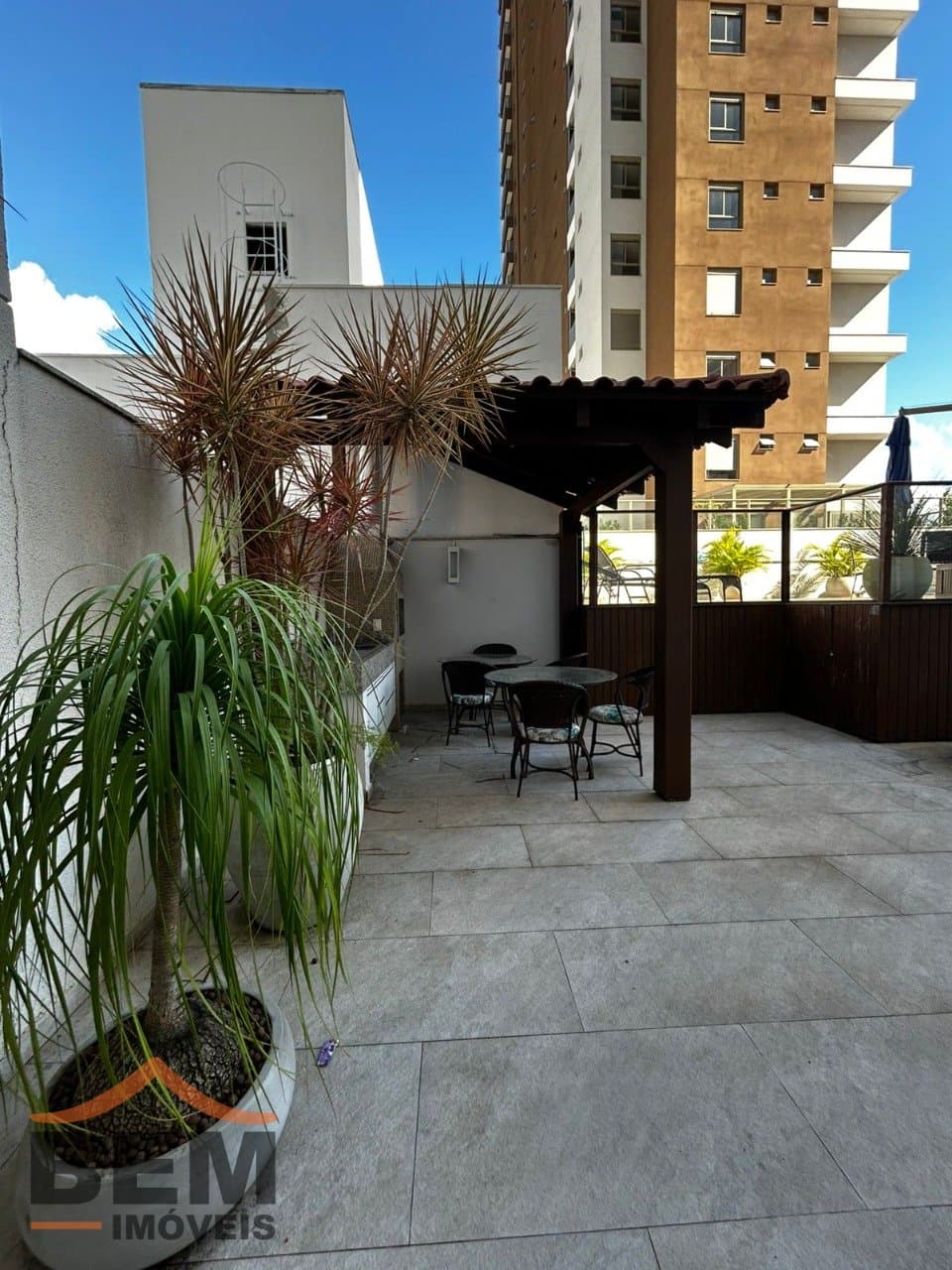 Apartamento à Venda com 1 quarto sendo 1 suíte, 2 vagas no bairro Centro em Itajaí/SC