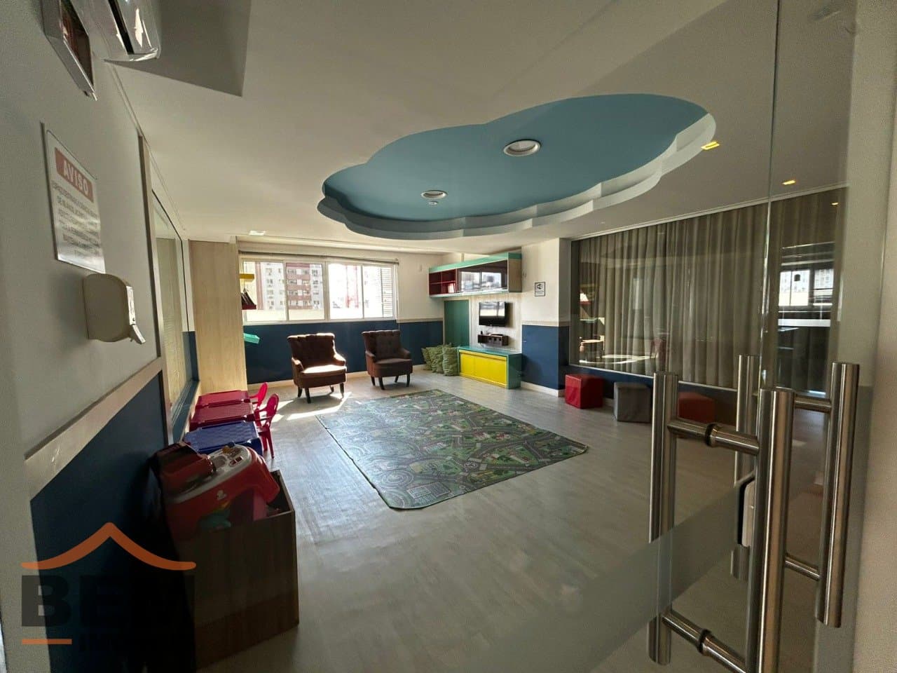 Apartamento à Venda com 1 quarto sendo 1 suíte, 2 vagas no bairro Centro em Itajaí/SC