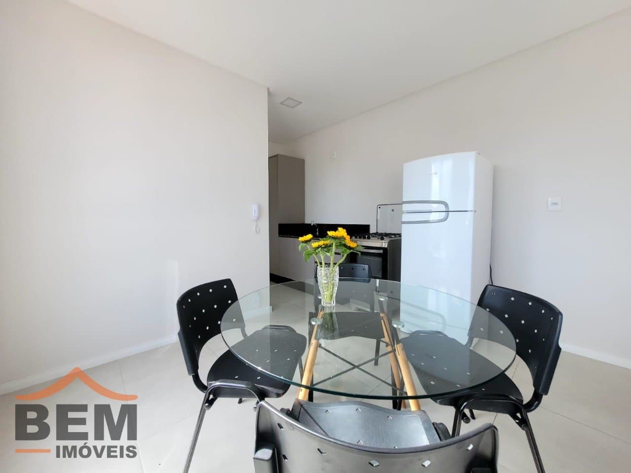 Apartamento para Locação com 1 quarto sendo 1 suíte, 1 vaga no bairro Fazenda em Itajaí/SC: 08 - SALA DE JANTAR