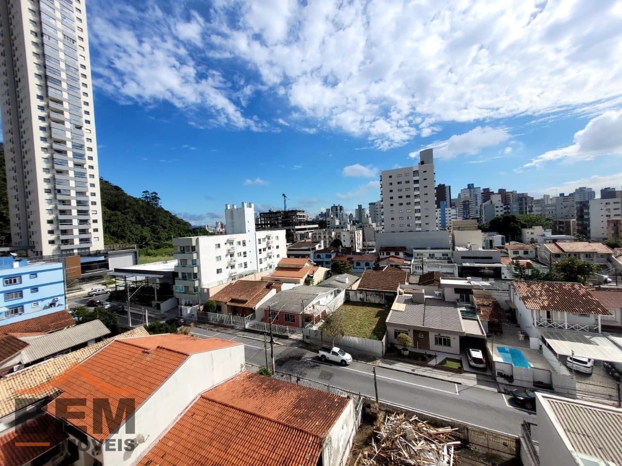 Apartamento para Locação com 1 quarto sendo 1 suíte, 1 vaga no bairro Fazenda em Itajaí/SC: 16 - VISTA DO APARTAMENTO