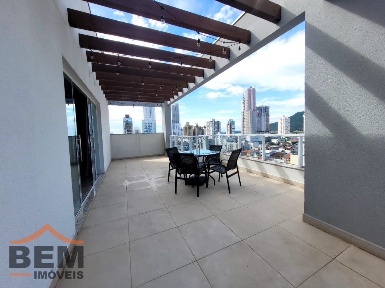 Apartamento para Locação com 1 quarto sendo 1 suíte, 1 vaga no bairro Fazenda em Itajaí/SC: 18 - LOUGE