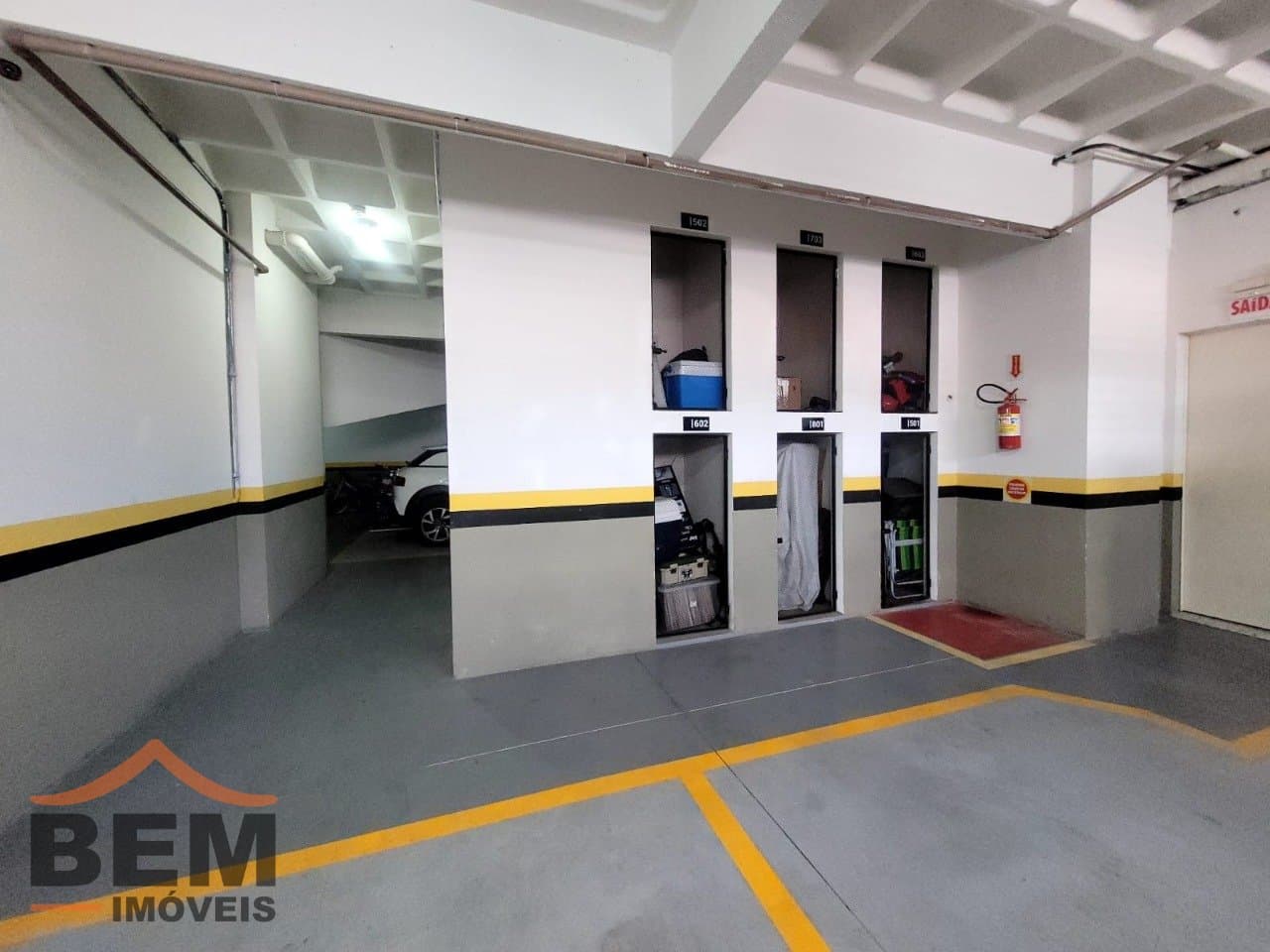 Apartamento para Locação com 1 quarto sendo 1 suíte, 1 vaga no bairro Fazenda em Itajaí/SC: 24 - BOX DE GARAGEM