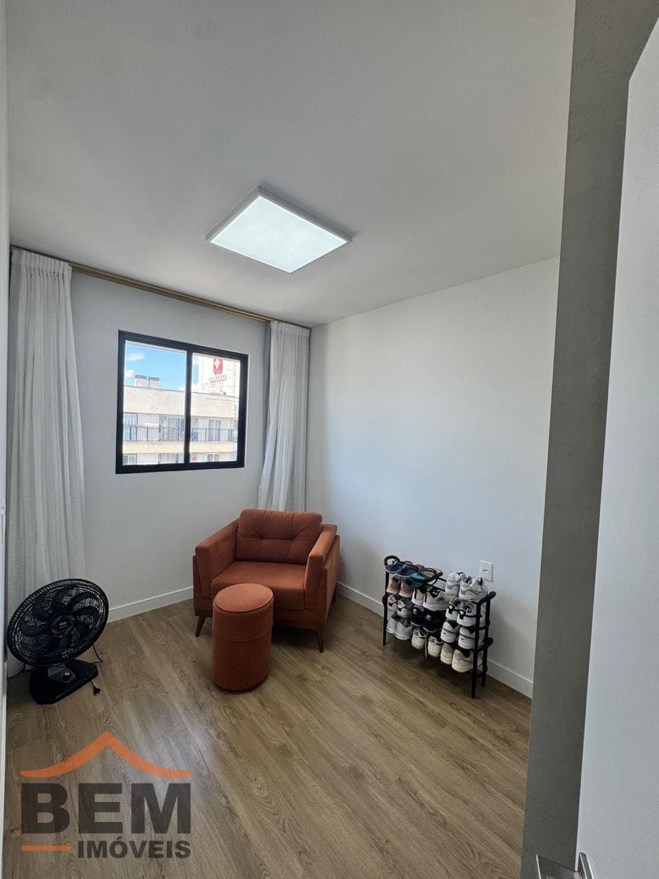 Apartamento à Venda com 3 quartos sendo 1 suíte, 2 vagas no bairro Vila Operária em Itajaí/SC: 21 - DORMITÓRIO 02