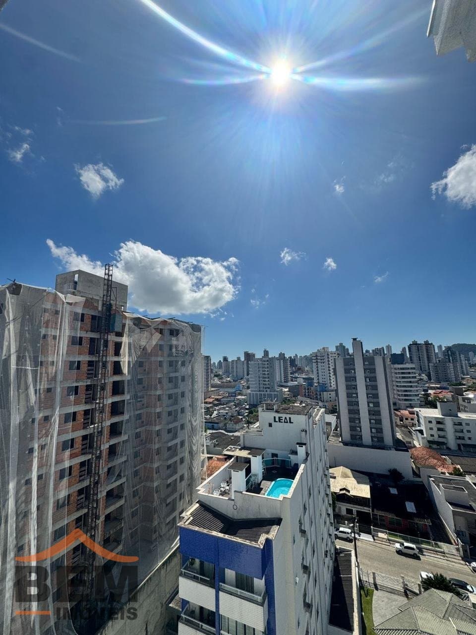 Apartamento à Venda com 3 quartos sendo 1 suíte, 2 vagas no bairro Vila Operária em Itajaí/SC: 13 - VISTA